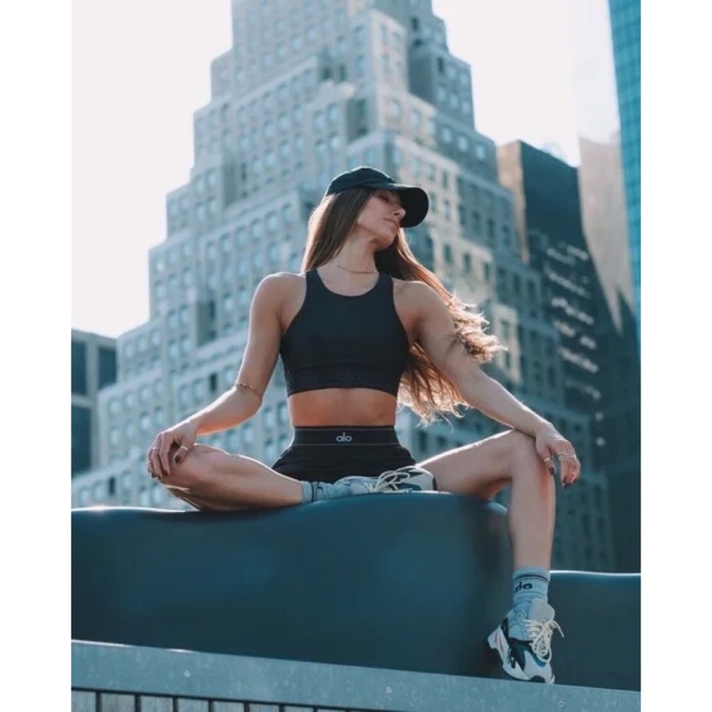 Alo Yoga Off-Duty Cap Black/White - Picture 9 of 16